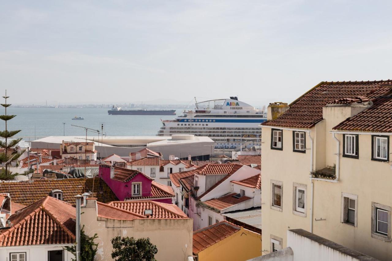 Alfama Terrace Best River And Historic City View Spacious And Charming Ground Floor 18th Century Building *
